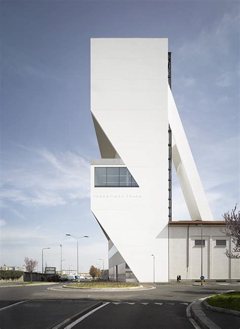 fondazione prada ascensore torre|Fondazione Prada apre la nuova Torre .